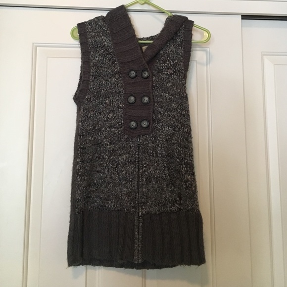 Sweater vest
