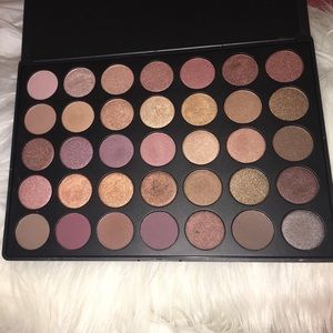 Morphe 35 color eyeshadow pallet
