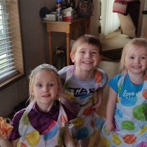 Meet your Posher, Holly