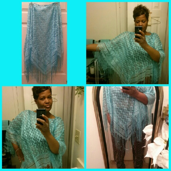 👕 Turquoise Lace Shawl 👕 - Picture 2 of 3