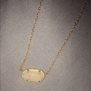 Kendra Scott necklace