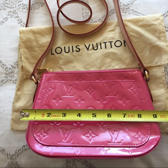 LOUIS VUITTON | pink cross body vernis - Picture 2 of 4