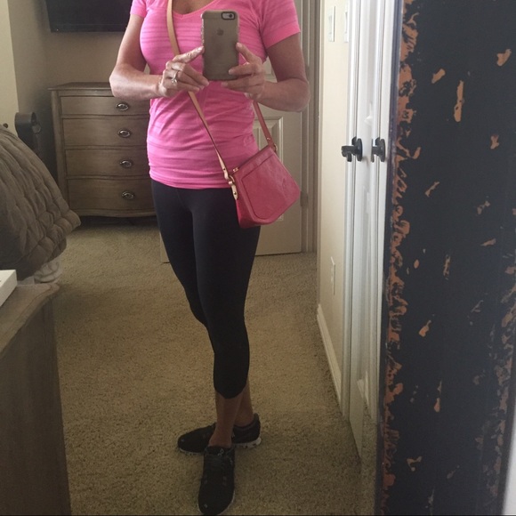 LOUIS VUITTON | pink cross body vernis - Picture 3 of 4