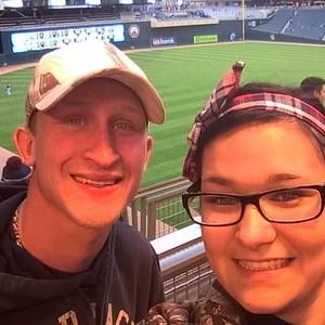 Meet your Posher, Mara