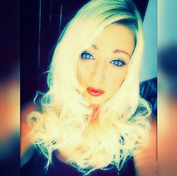 Meet your Posher, Kat - Picture 1 of 1