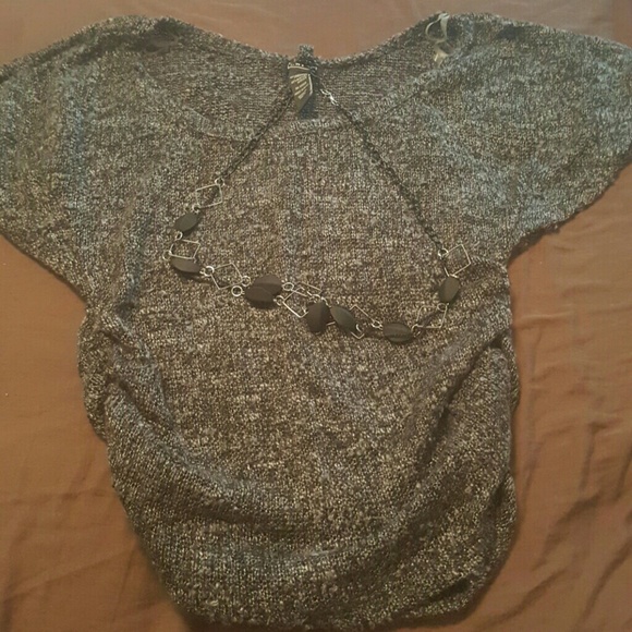 Cute swearter shirt - Picture 1 of 1