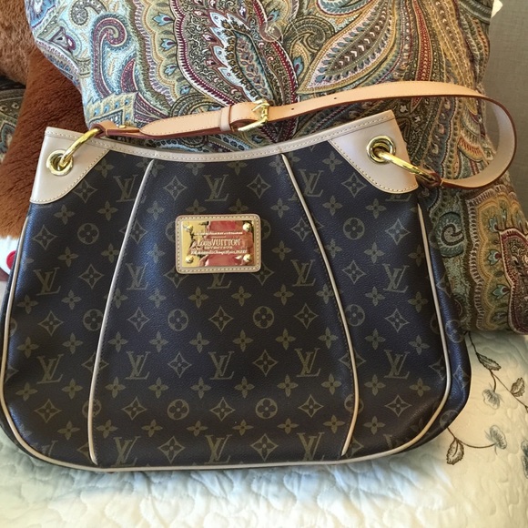 Not Authentic purse.Never use.TRADING Ok/ Sell