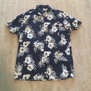 Hawaiian Print Adam Levine ShortSleeve button down