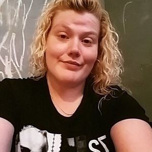 Meet your Posher, Becca