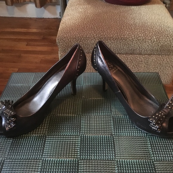 Heels - Picture 2 of 2