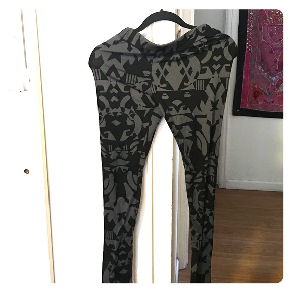 Tribal printed leggings