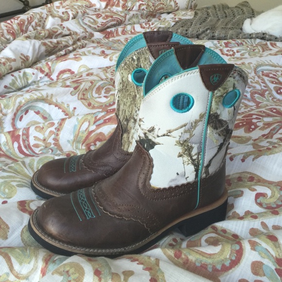 Genuine Ariat blue and white camo