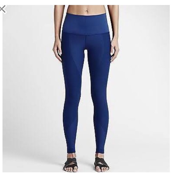 Nike Pants - NWT Nike Zone Sculpt Tight Leggings