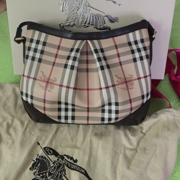 Buberry Crossbody or shoulder bag