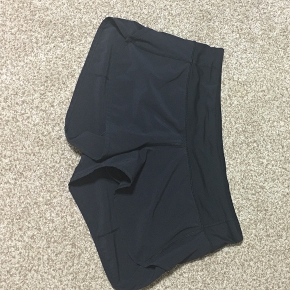 Lululemon black 4way stretch speed short size 8