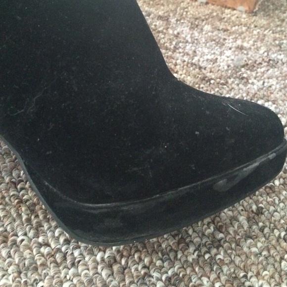 Heels - Picture 2 of 2