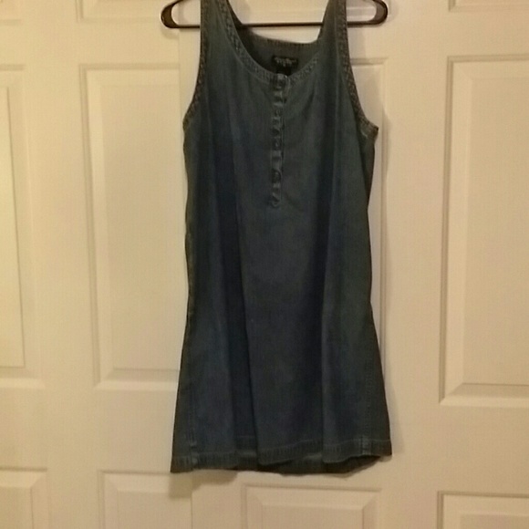 Dress - Picture 2 of 2