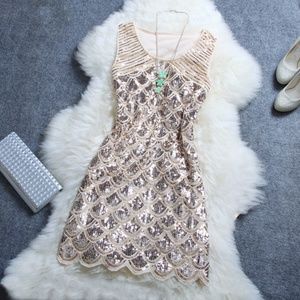 NWOT Luulla sequinned dress, sz M. (Price is firm)