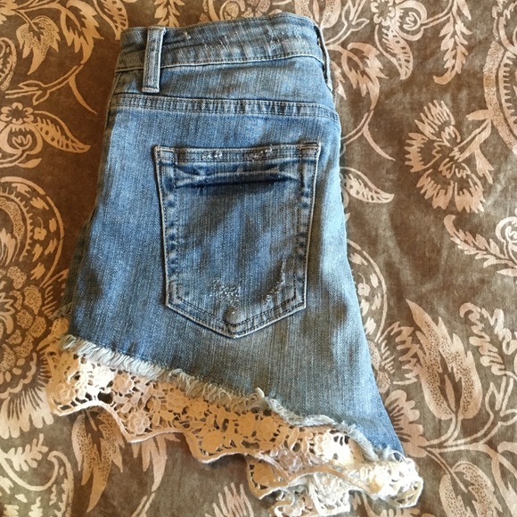 Shorts - Picture 2 of 4