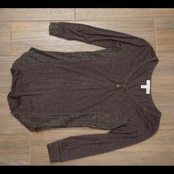Grey 3/4 sleeve top