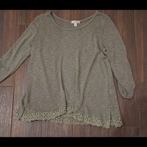 Green cute bottom lace top