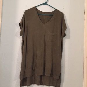 Soft and sexy American eagle army green tee