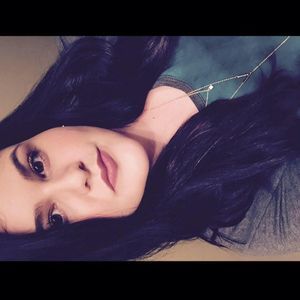 Meet your Posher, Claire