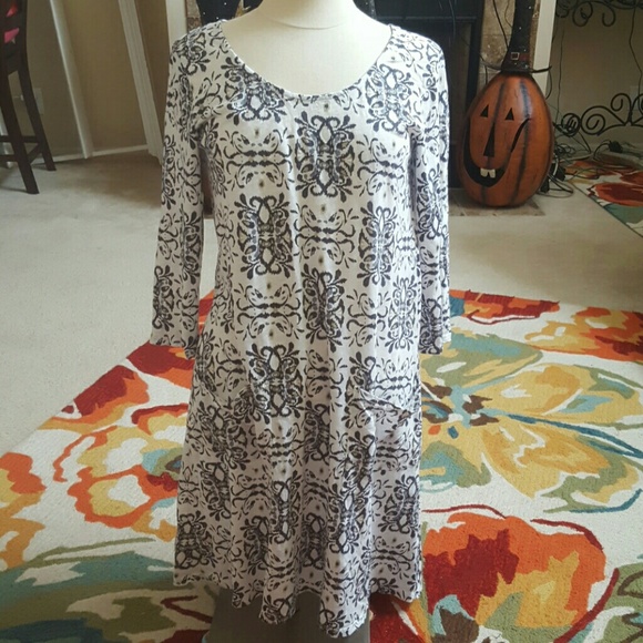 Cute patterned dress!