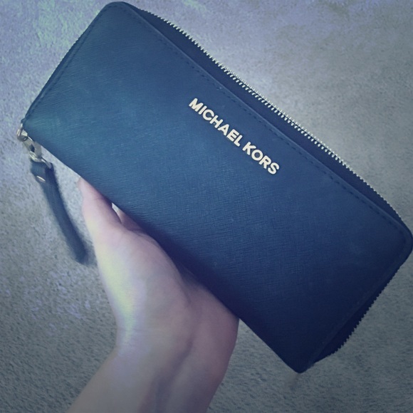 AUTHENTIC Black Gold Michael Kors Wallet Clutch