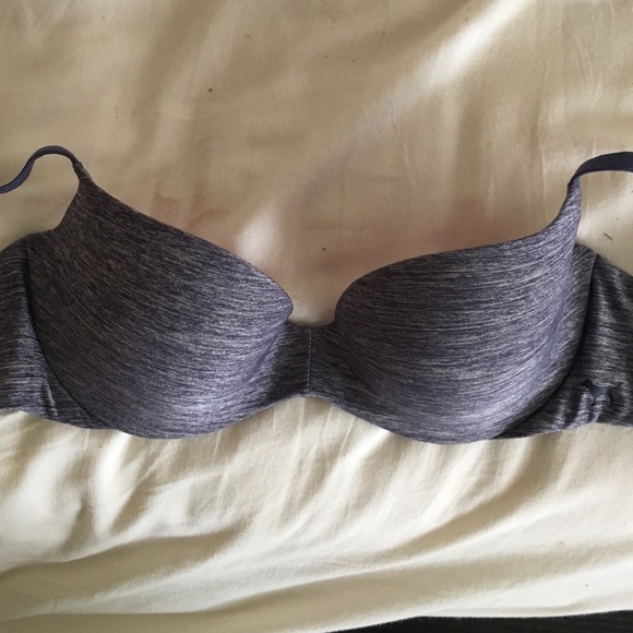 PINK Victoria's Secret light lift bra