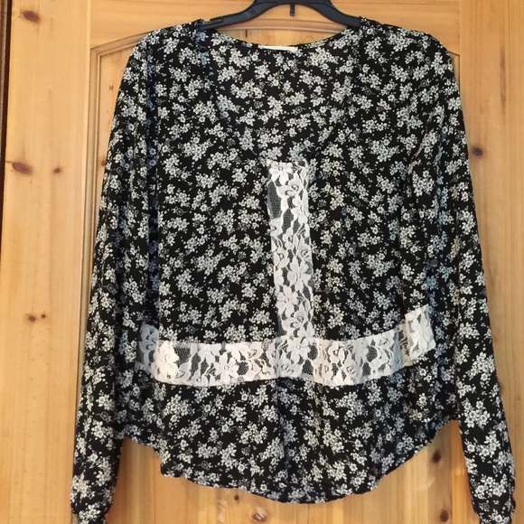 Long Sleeved Floral Lace Appliqué Blouse by Lush