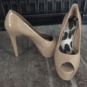 Jessica Simpson nude peep toe pumps