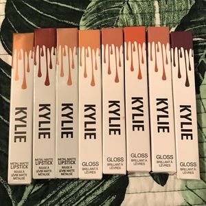 UNAUTHENTIC Kylie Metal Matte Lipstick and Gloss