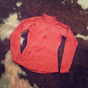 NIKE Dri fit pullover 1/4 zip.