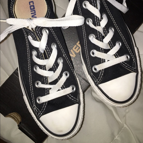 NWOT black and white converse