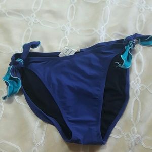 NEW BIKINI BOTTOM SIZE 6