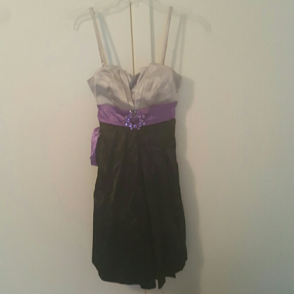 Beautiful homecoming dress - Picture 1 of 3