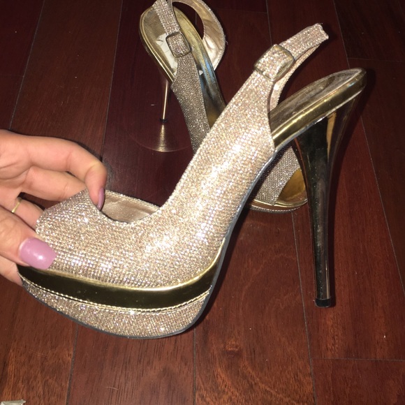 Metallic Gold Peep Toe heels - Picture 1 of 4