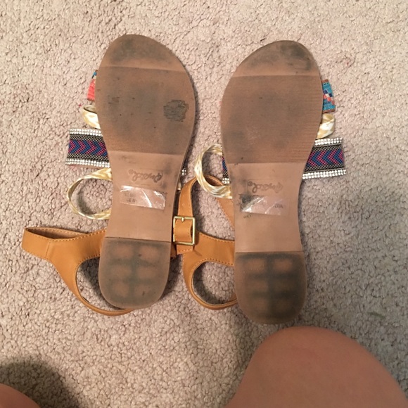 Size 7 Quipid Sandals - Picture 2 of 3