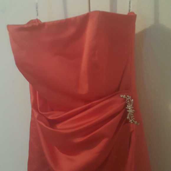 Wedding dress worn once - Picture 2 of 2