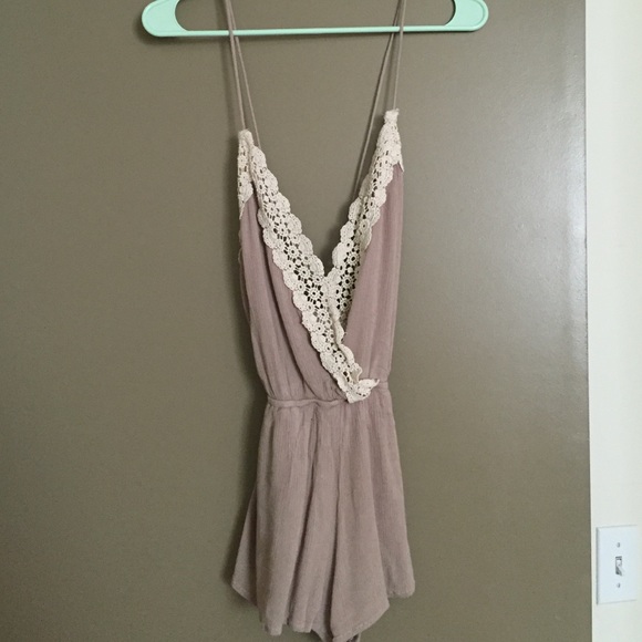 Cute romper! - Picture 1 of 3