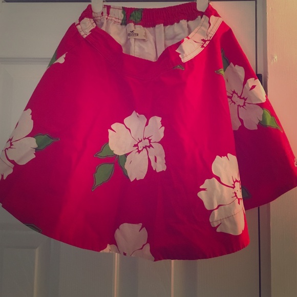 Holister floral skirt!