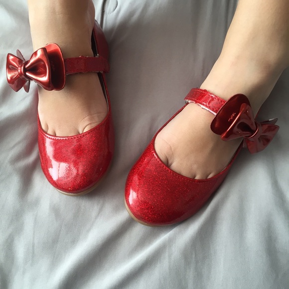 Spark Red Bow Shoes