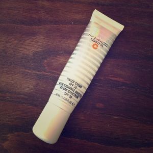 MAC lightful cream in "light plus"