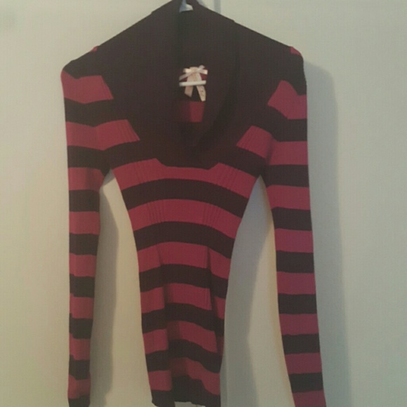 Sweater - Picture 1 of 2