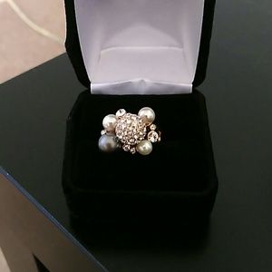Gold cocktail ring with pearls, size 7.5