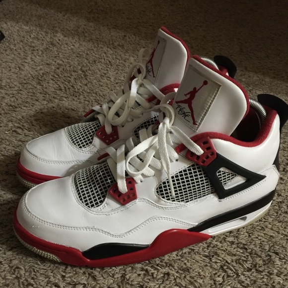 Air Jordan 4