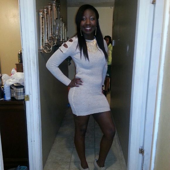 Stylish sweater dress - Picture 2 of 2