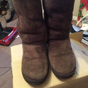 Tall brown Ugg boots