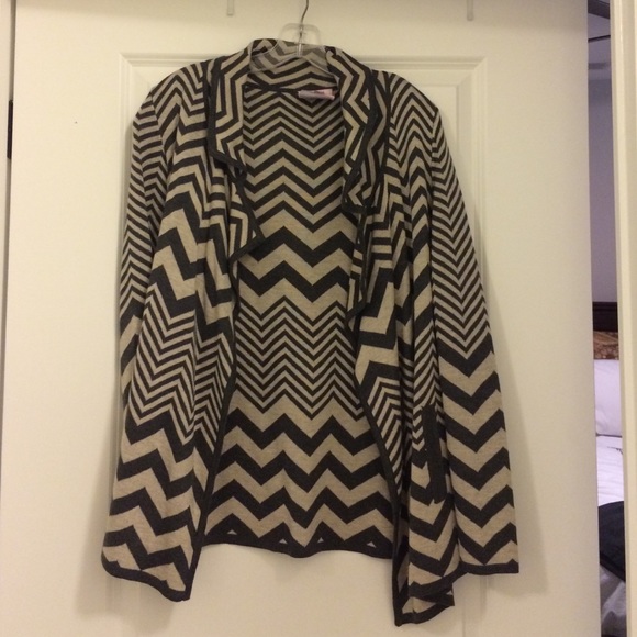 Gray/beige cardigan
